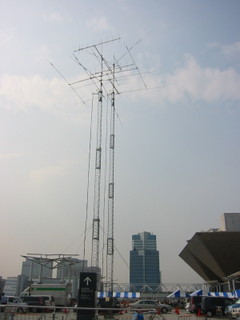 8J1A antenna farm on the Tokyo Big Sight convention center roof