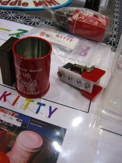 miniature paddle in a Hello Kitty can from JA9BSL